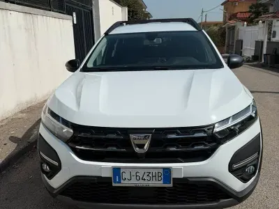 Usata Dacia Jogger Expression 110 CV (80 kW) 2022 Verde Monovolume