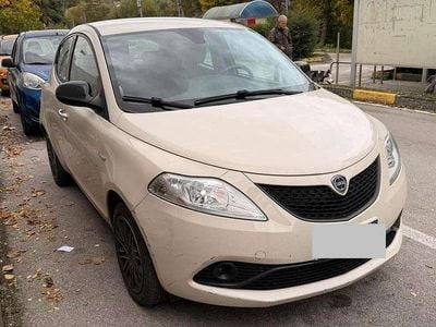Usata Lancia Ypsilon 69 CV (50 kW) 2019 Beige Utilitaria