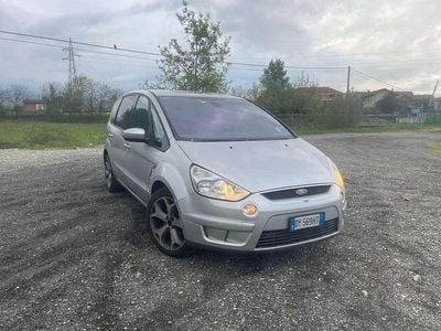 Usata Ford S-MAX Titanium 140 CV (102 kW) 2009 Argento Monovolume