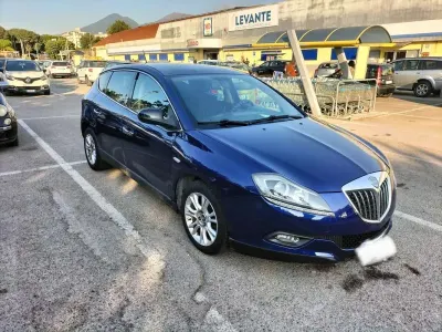 Usata Lancia Delta 120 CV (88 kW) 2009 Utilitaria
