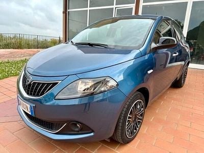 Usata Lancia Ypsilon Gold 69 CV (50 kW) 2023 Blu Utilitaria