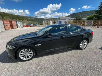 Usata Jaguar XF R-Sport 200 CV (147 kW) 2015 Nero Berlina