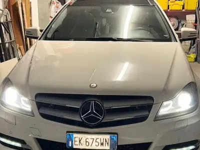 Usata Mercedes 220 2011 Bianco Coupé