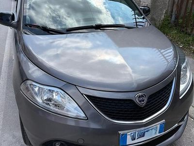 Usata Lancia Ypsilon 69 CV (50 kW) 2016 Grigio Utilitaria