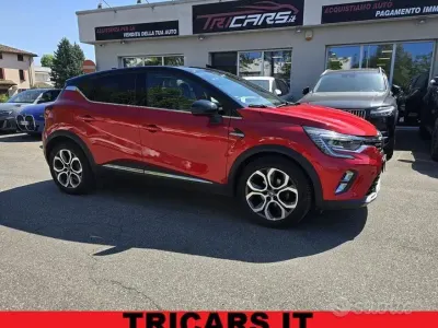Usata Renault Captur 101 CV (74 kW) 2021 Rosso SUV