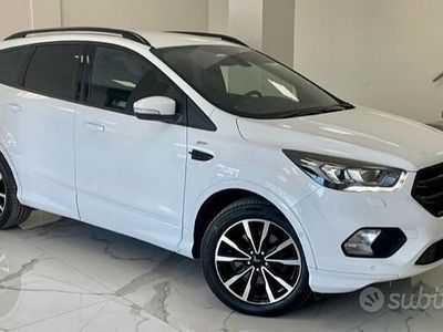 Usata Ford Kuga ST-Line 150 CV (110 kW) 2017 Bianco SUV