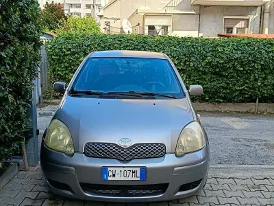Begagnad Toyota Yaris 75 HK (55 kW) 2004 Sedan