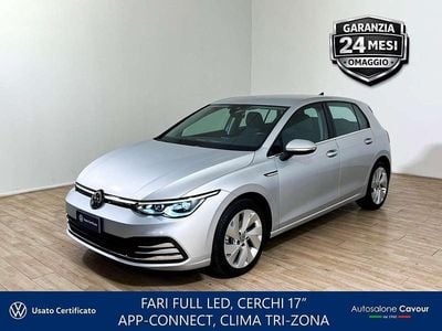 Usata VW Golf VIII Style 131 CV (96 kW) 2022 Argento Utilitaria