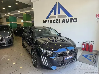 Usata Peugeot 208 Allure 101 CV (74 kW) 2025 Nero Utilitaria