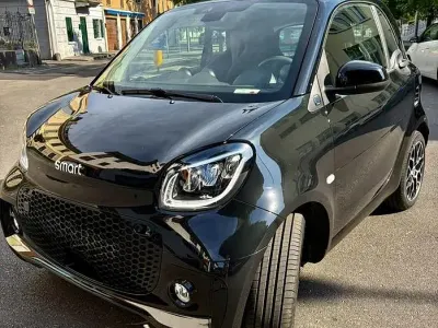 Usata Smart ForTwo Electric Drive 52 kW (71 CV) 2023 Nero Berlina