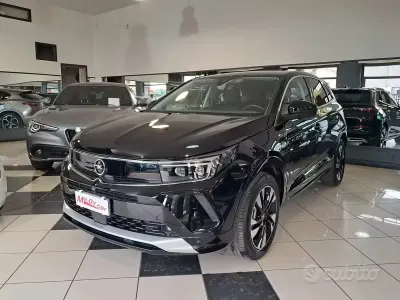 Usata Opel Grandland X Business Elegance 131 CV (96 kW) 2023 Nero SUV