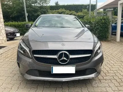 Usata Mercedes A180 109 CV (80 kW) 2018 Grigio Berlina