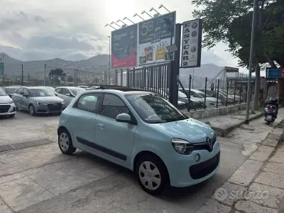 Usado Renault Twingo Life 69 HP (50 kW) 2017 Azul Citadino