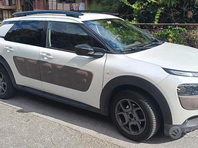 Usata Citroën C4 Cactus 99 CV (72 kW) 2016 Bianco Utilitaria