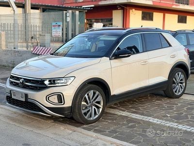Usata VW T-Roc Style 150 CV (110 kW) 2023 Beige SUV