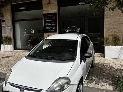 Usata Fiat Punto Evo Dynamic 77 CV (56 kW) 2010 Bianco Utilitaria