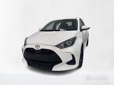 Nuova Toyota Yaris Hybrid Active 92 CV (67 kW) 2025 Bianco Berlina