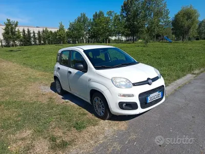 Usata Fiat Panda Lounge 69 CV (50 kW) 2012 Bianco Utilitaria