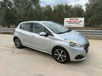 Usata Peugeot 208 Allure 82 CV (60 kW) 2015 Argento Utilitaria