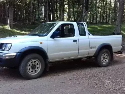 Usata Nissan King 80 CV (58 kW) 2000 Bianco Pick-up