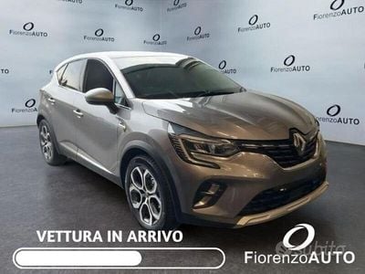 Usata Renault Captur Intens 101 CV (74 kW) 2021 Grigio SUV
