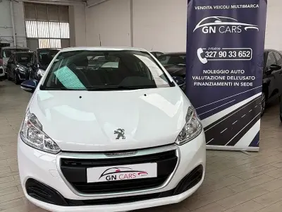 Usata Peugeot 208 68 CV (50 kW) 2019 Bianco Utilitaria