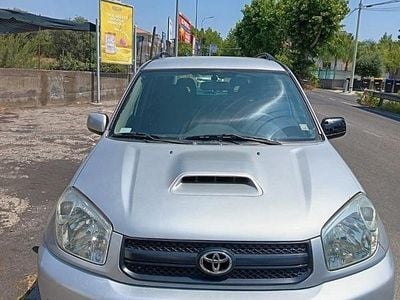 Usata Toyota RAV4 128 CV (94 kW) 2004 Grigio SUV
