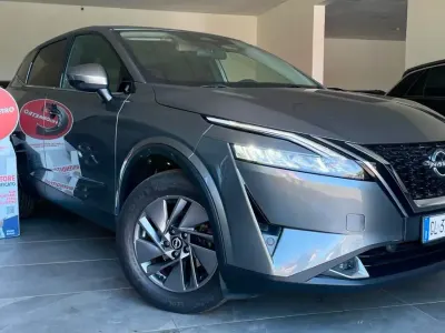 Usata Nissan Qashqai Tekna+ 158 CV (116 kW) 2022 Grigio SUV