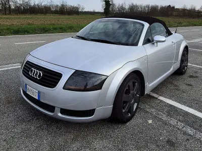 Usata Audi TT Roadster 179 CV (131 kW) 2000 Grigio Cabrio