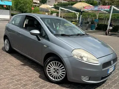 Usata Fiat Grande Punto 65 CV (47 kW) 2006 Grigio Utilitaria