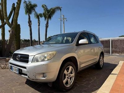 Usata Toyota RAV4 Sol 136 CV (100 kW) 2007 Argento SUV