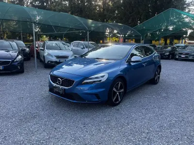 Usata Volvo V40 R-Design 150 CV (110 kW) 2018 Blu Berlina