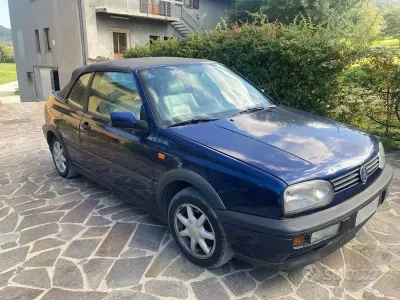 Begagnad VW Golf Cabriolet 75 HK (55 kW) 1995 Blå Cab