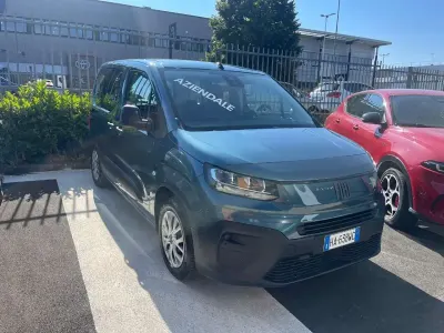 Usata Fiat Doblò 101 CV (74 kW) 2025 Blu volare (metallizzato) Monovolume