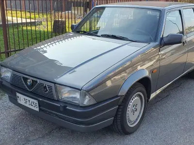 Käytetty Alfa Romeo 75 148 HP (108 kW) 1987 Harmaa Sedan