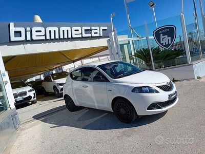 Usata Lancia Ypsilon Gold 69 CV (50 kW) 2022 Bianco Utilitaria