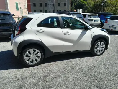 Neu Toyota Aygo X Active 72 PS (52 kW) 2025 Weiß SUV