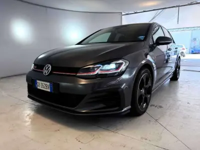 Usata VW Golf VII GTI 245 CV (180 kW) 2019 Grigio artense Berlina