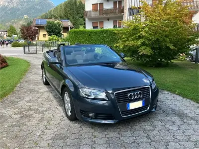 Usata Audi A3 Cabriolet Young 102 CV (75 kW) 2010 Blu Cabrio