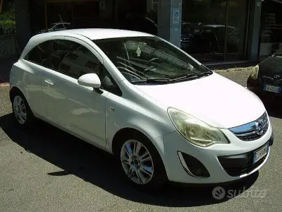 Usata Opel Corsa 86 CV (63 kW) 2012 Bianco Utilitaria