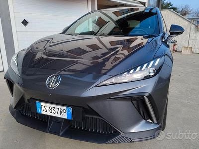 Usata MG MG4 EV Luxury 150 kW (204 CV) 2024 Grigio Utilitaria