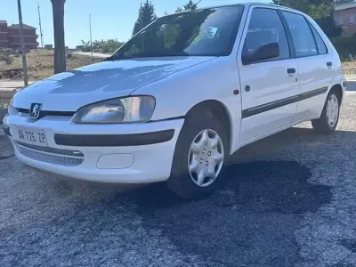 Usata Peugeot 106 50 CV (36 kW) 1998 Bianco Utilitaria