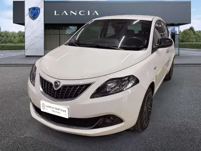 Usata Lancia Ypsilon Gold 69 CV (50 kW) 2023 Bianco Utilitaria