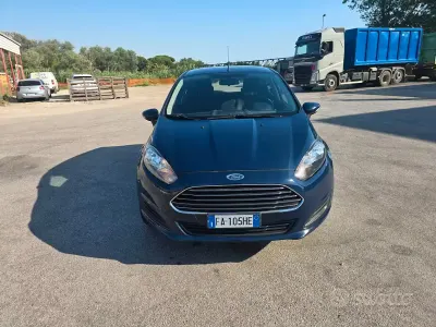 Usata Ford Fiesta 60 CV (44 kW) 2015 Bluazzurro Utilitaria