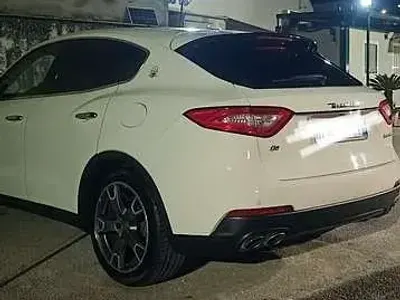 Begagnad Maserati Levante GranLusso 250 HK (183 kW) 2018 SUV