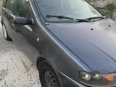 Usata Fiat Punto 60 CV (44 kW) 2006 Bluazzurro Utilitaria