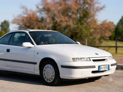 Usata Opel Calibra 116 CV (85 kW) 1993 Bianco Coupé