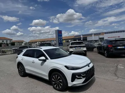 Nuova VW T-Roc Cabriolet Life 116 CV (85 kW) 2025 Pure white SUV
