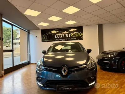 Occasion Renault Clio IV Zen 75 PK (55 kW) 2018 Grijs Sedan