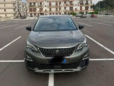 Usata Peugeot 3008 Allure 131 CV (96 kW) 2019 Beige SUV